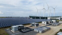 Bagaimana Energi Terbarukan Mengubah Industri Teknologi Global